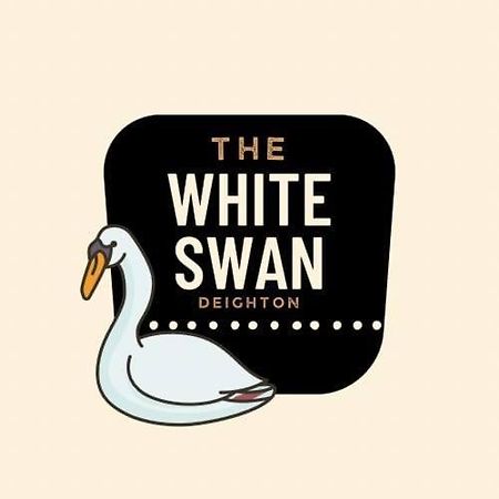Hotel The White Swan Deighton York Esterno foto