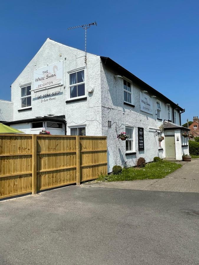 Hotel The White Swan Deighton York Esterno foto