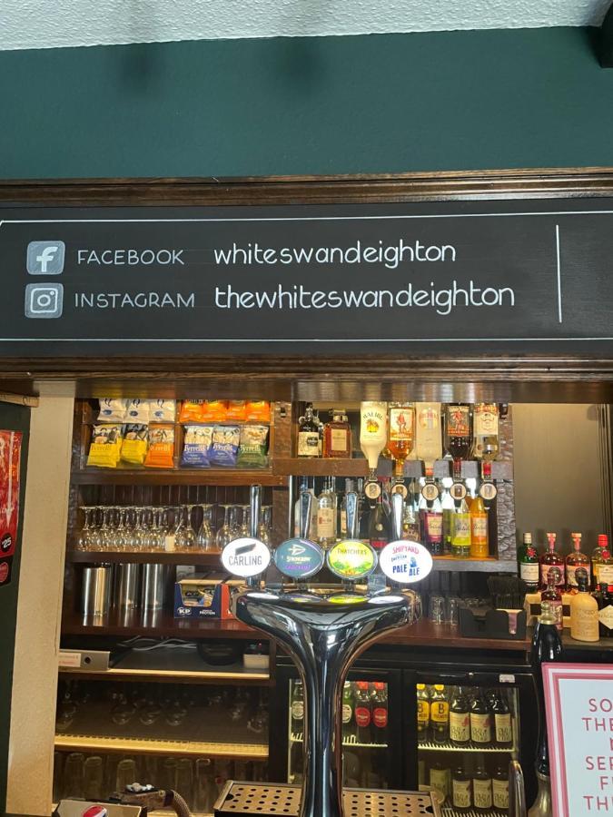 Hotel The White Swan Deighton York Esterno foto