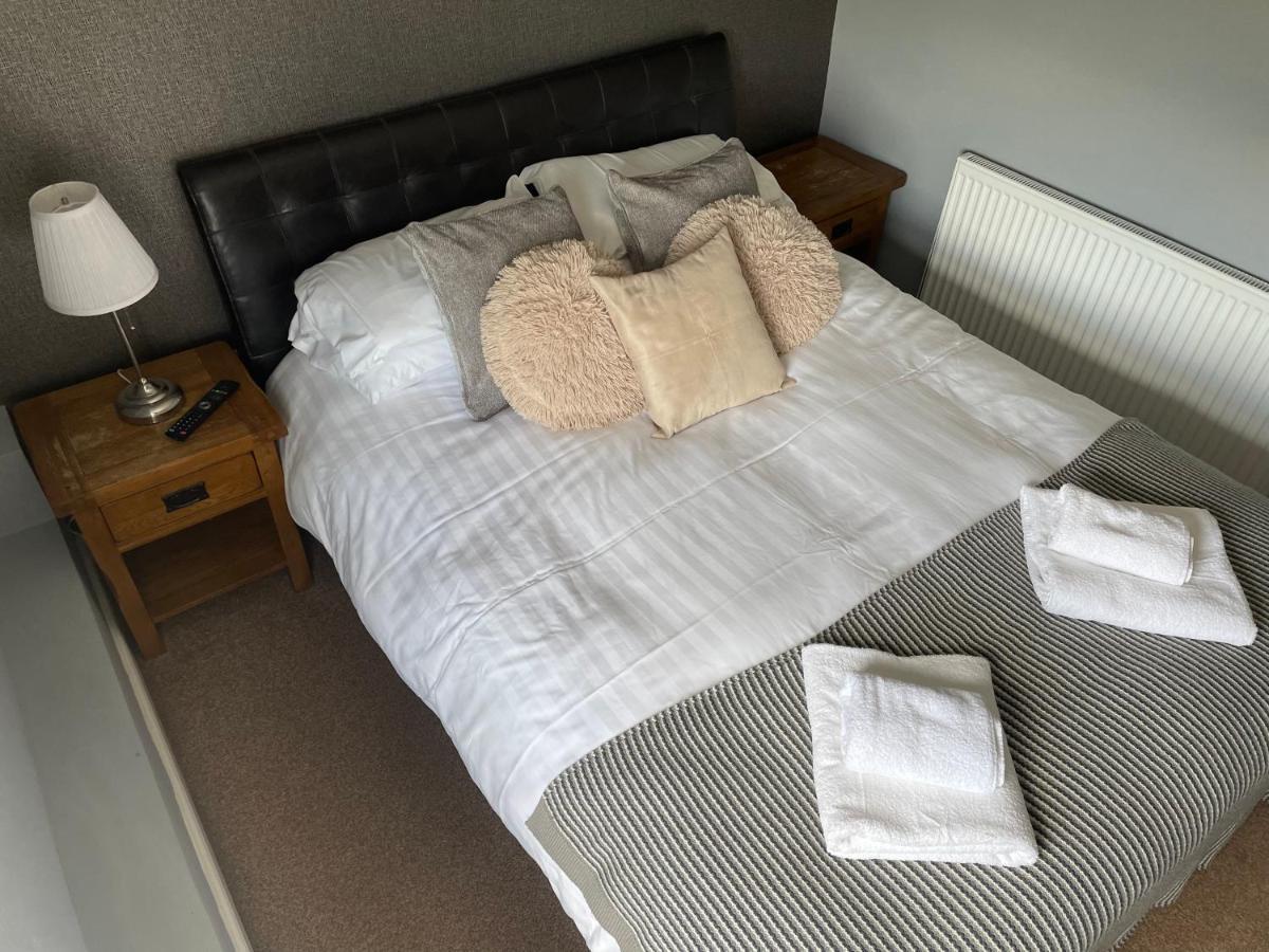 Hotel The White Swan Deighton York Esterno foto