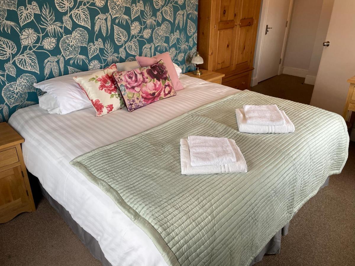 Hotel The White Swan Deighton York Esterno foto