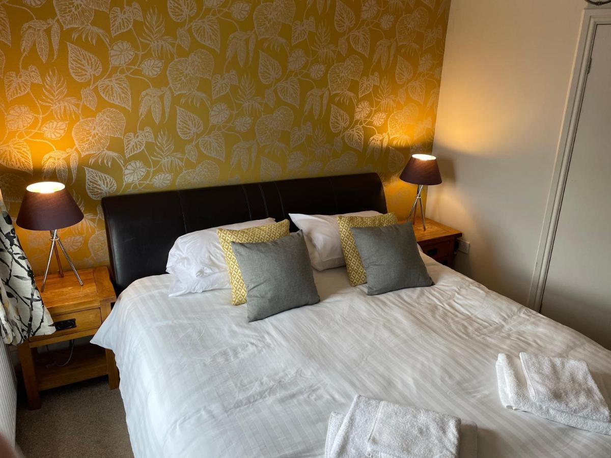 Hotel The White Swan Deighton York Esterno foto
