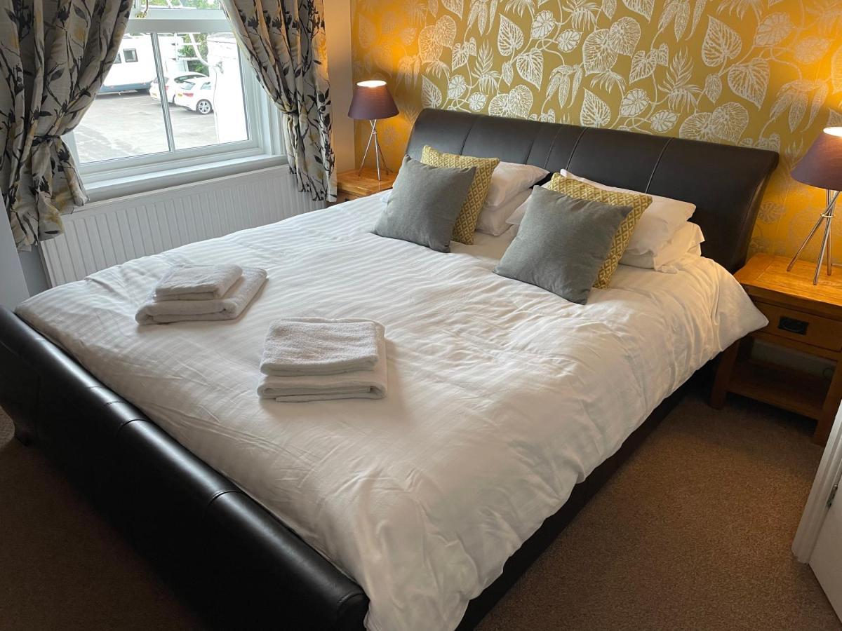Hotel The White Swan Deighton York Esterno foto