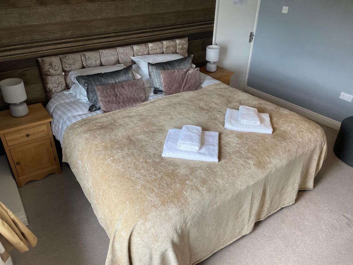 Hotel The White Swan Deighton York Esterno foto
