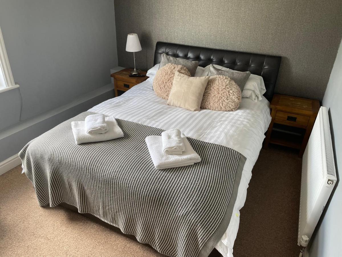 Hotel The White Swan Deighton York Esterno foto
